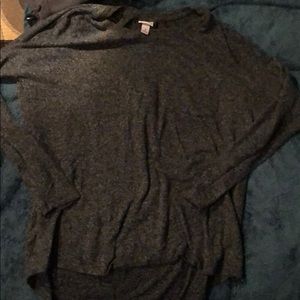 Black high low front pocket sweater